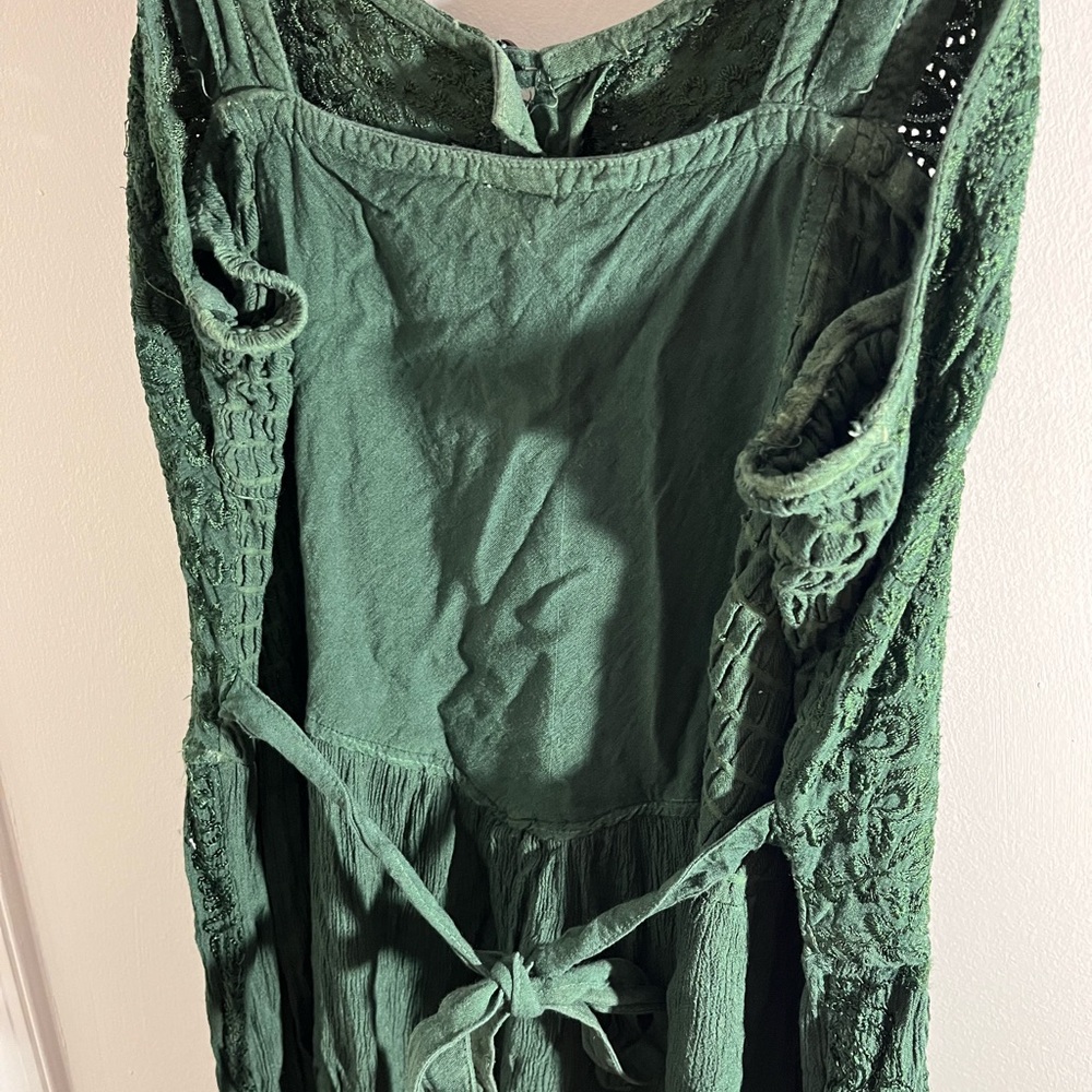 Green Lace Button-Front Midi Dress - Picture 7 of 8